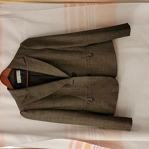 Tahari Vintage style suit with skirt